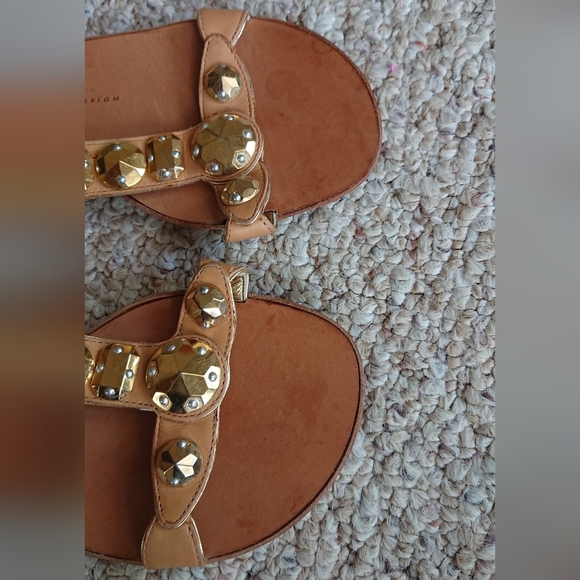 Giuseppe Zanotti Tan Sandals with Gold embellishment size 36 - Picture 9 of 12